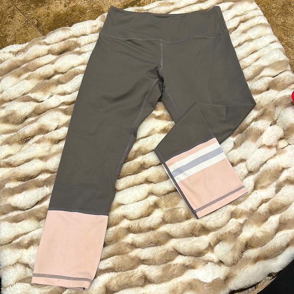 Zyia capris